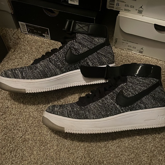 Nike Air Force 1 Flyknit (8W) - Picture 5 of 10